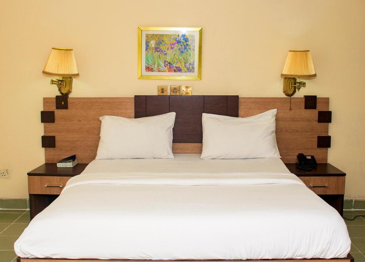 Bougainvillea Hotels Порт-Харкорт Экстерьер фото